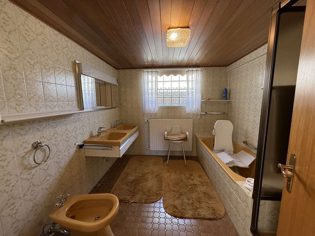 Immobilie in Nidderau - Viel Platz für die große Familie - Raumwunder mit tollem Außenbereich - Bild 1