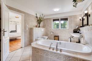Mediterrane Landhausvilla mit traumhaftem Pool – Die vollständige Adresse der Immobilie erhältst du vom Anbieter., 40667 Meerbusch – Vorschaubild 20