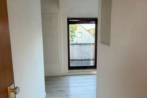 3-Zimmer DG Wohnung mit modernisierter Küche, Balkon & PV Anlage – Erlenfeld 20, 91056 Alterlangen, Erlangen – Vorschaubild 21