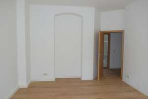 Ab Mitte August: Geräumige 2-Zimmer-Wohnung mit Laminatboden "Dielenoptik", Essküche und Badewanne – Neugasse 52, 1662 Meißen – Vorschaubild 4