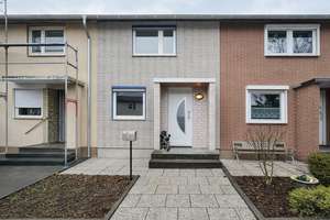 Bezugsfrei! - Reihenhaus mit Terrasse, Garten und Garage in Top Lage!