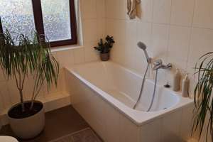  2-Zimmer, Küche, Balkon & Bad mit Wanne & Fenster  – Holzhäuser Straße 63, 4299 Stötteritz, Leipzig – Vorschaubild 3