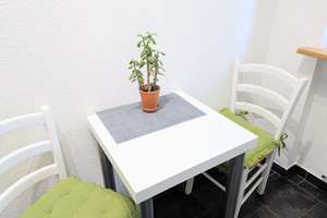 Voll ausgestattete 2-Zimmer Wohnung am Schlosspark Furnished 2-Room Apartment for Safe & Clean Stay – Am Schlosspark 104, 65203 Biebrich, Wiesbaden – Vorschaubild 6
