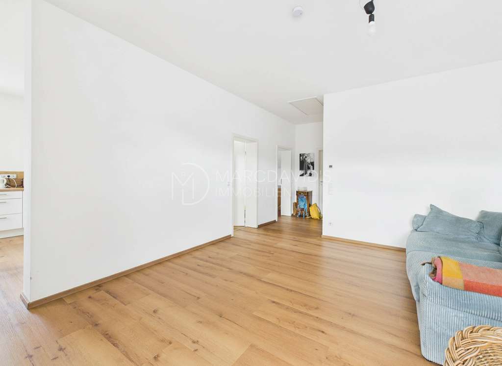 Immobilie in Bad Kötzting - Neu! Neuwertige 3-Zi-DG-Wohnung mit Loggia, EBK, Garage & Stellplatz - Bild 3