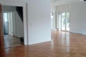 Modernisiertes Haus im Bauhaus Stil 160qm, 4,5 Zi. in 12203 Berlin – Die vollständige Adresse der Immobilie erhältst du vom Anbieter., 12203 Lichterfelde, Berlin – Vorschaubild 2