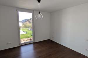 Außergewöhnliche, barrierefreie 4,5-Zimmer-Wohnung mit zwei Balkonen und beeindruckender Aussicht – Die vollständige Adresse der Immobilie erhältst du vom Anbieter., 75365 Calw – Vorschaubild 9