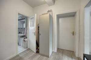 Köln-Nippes: Vermietete 3-Zimmer-Wohnung mit Loggia im gepflegten 4-Parteienhaus – Die vollständige Adresse der Immobilie erhältst du vom Anbieter., 50733 Nippes (Ortsteil), Köln – Vorschaubild 3