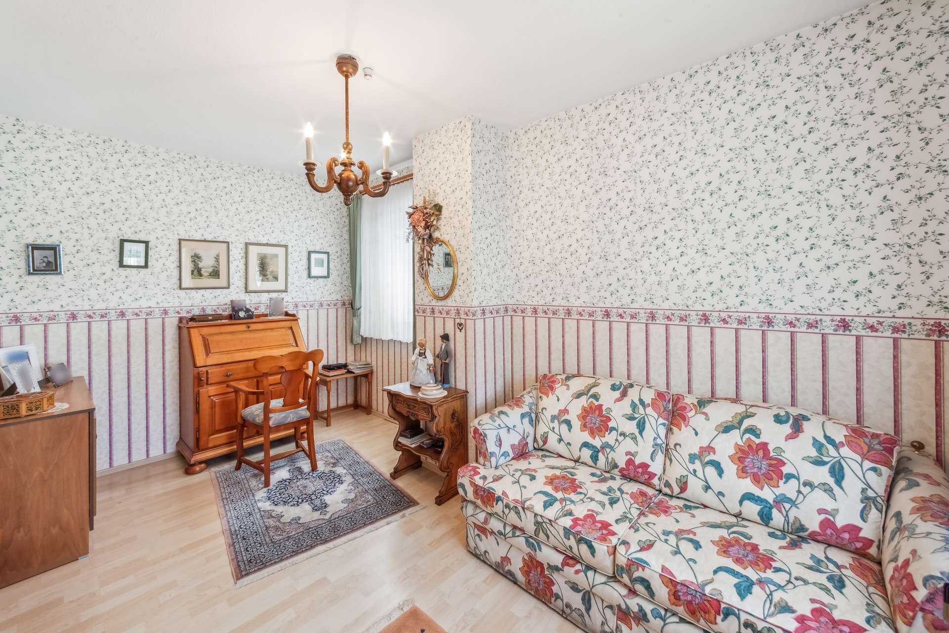 Immobilie in Kleinostheim - Wohnen, wo andere Urlaub machen – Ihr Zuhause mit Mainblick und Gartenidylle - Bild 0