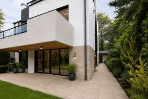 Drei Generationen. Ein besonderes Zuhause. Bauhaus Villa auf 1.575 m² Privatgrundstück – Die vollständige Adresse der Immobilie erhältst du vom Anbieter., 45136 Bergerhausen, Essen – Vorschaubild 3