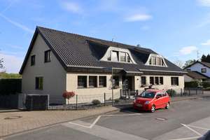 Großes Familienglück! Haus im Haus mit großem Garten, Fernblick und Garage. – Die vollständige Adresse der Immobilie erhältst du vom Anbieter., 42655 Burg/Höhscheid, Solingen – Vorschaubild 2