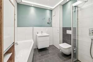 Exklusive Maisonette mit Aufzug, zwei Loggien, überdachter Terrasse und besonderer Großzügigkeit – Die vollständige Adresse der Immobilie erhältst du vom Anbieter., 55583 Bad Münster am Stein-Ebernburg – Vorschaubild 7