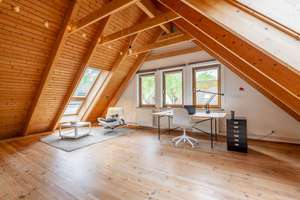 Einzigartiges Wohnglück an der Grenze zu Bahrenfeld – Zuhause mit Gästehaus und Gartenidylle – Die vollständige Adresse der Immobilie erhältst du vom Anbieter., 22549 Lurup, Hamburg – Vorschaubild 1