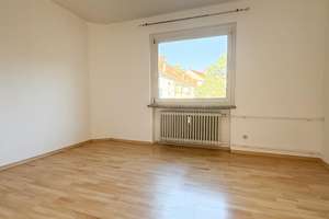Helle 3-Zimmer-Wohnung mit Balkon und einladender Mansarde in begehrter Citylage – Die vollständige Adresse der Immobilie erhältst du vom Anbieter., 30165 Vahrenwald, Hannover – Vorschaubild 3