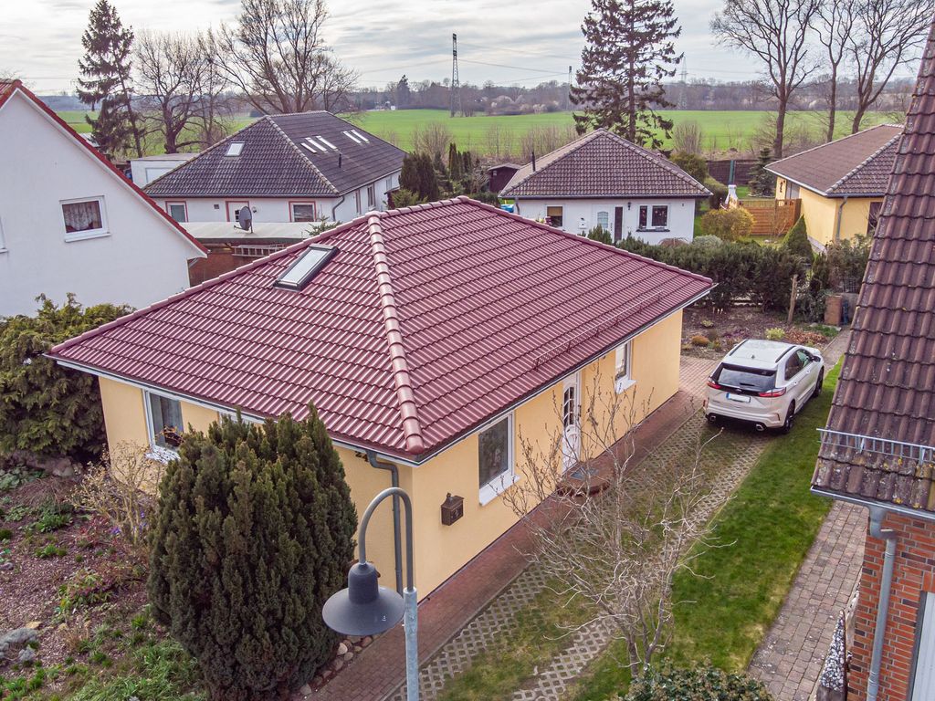 Kleiner schmucker Bungalow mit Optionen in ruhiger Lage