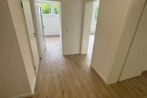 Frisch saniert! 3 Zimmer Wohnung in Holsterhausen- 2 Balkone – Friedbergstr. 69, 45147 Holsterhausen, Essen – Vorschaubild 2