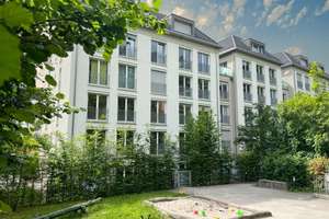 Lage, Lage, Hölderlinplatz! 4-Zimmer-Wohnung mit Neubau-Standard