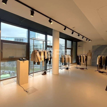 Ihr neuer Showroom im DOCK | kurzfristig verfügbar