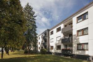Helle 3-Zimmer-Wohnung mit Süd-Balkon & Top-Anbindung (S2 fußläufig) [W08]
