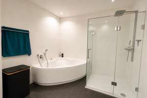 Moderne 3-Zimmer-Wohnung mit Balkon, Fußbodenheizung & abschließbarer Tiefgarage in Frankfurt-Nied – 65934 Nied, Frankfurt am Main – Vorschaubild 7