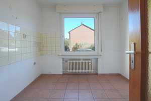 Sanierungsobjekt in Wersten mit viel Potenzial: 2-Familienhaus mit Garten & Balkon in ruhiger Gegend – Düsseldorf – Vorschaubild 17