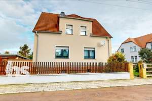 Provisionsfrei: Einfamilienhaus in Merseburg – ruhige Lage & Garten mit viel Freiraum – Clara-Zetkin-Str. 2, 6217 Merseburg – Vorschaubild 1