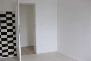 Für max. 2 Personen: weitläufige, helle Altbauwohnung im DG, 70 qm, Klimaanlage, Garten – Die vollständige Adresse der Immobilie erhältst du vom Anbieter., 46049 Alstaden-West, Oberhausen – Vorschaubild 4