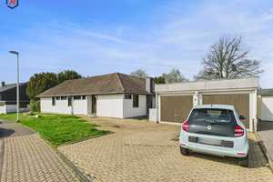 Walmdachbungalow mit Doppelgarage auf parkähnlichem Grundstück – Rhein-Erft-Kreis – Vorschaubild 12