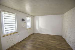 Attraktives Einfamilienhaus mit Anbau, Garten und vielseitigem Raumangebot in ruhiger Lage – Herberzstraße 3, 50769 Worringen, Köln – Vorschaubild 8