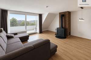 Maisonette-Wohnen mit Kamin, Balkon und Tiefgaragenstellplatz in Düsseldorf-Holthausen – Die vollständige Adresse der Immobilie erhältst du vom Anbieter., 40589 Holthausen, Düsseldorf – Vorschaubild 9