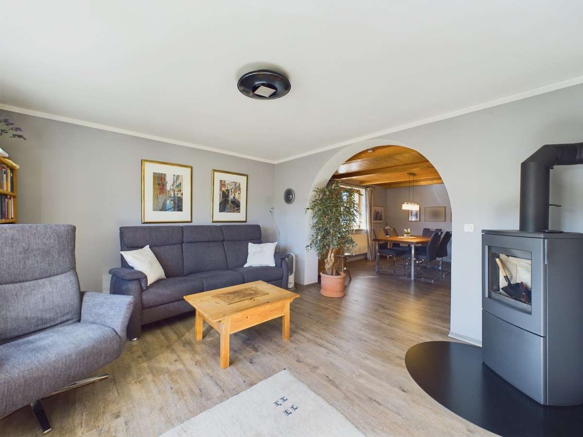 Immobilie in Sauerlach - Attraktives Familiendomizil mit vielfältigem Nutzungspotential
- vor den Toren des Münchener Südens - Bild 0