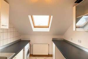 Charmante 2 Zimmer Dachgeschosswohnung im Herzen von Köln – Die vollständige Adresse der Immobilie erhältst du vom Anbieter., 51063 Mülheim (Ortsteil), Köln – Vorschaubild 4