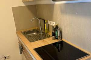 WG-Zimmer in sanierter Wohnung zentral in Würzburg mit Einbauküche mit Balkon ab sofort! – Semmelstraße 47, 97070 Altstadt, Würzburg – Vorschaubild 2