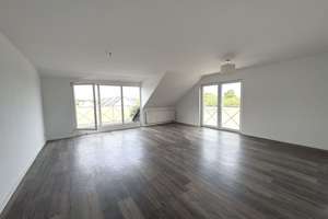Frisch gestrichene 2-Zimmer Wohnung mit schönem Balkon