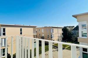 ** TOP WOHNUNG + BALKON + KÜCHE + 2 GARAGEN ++