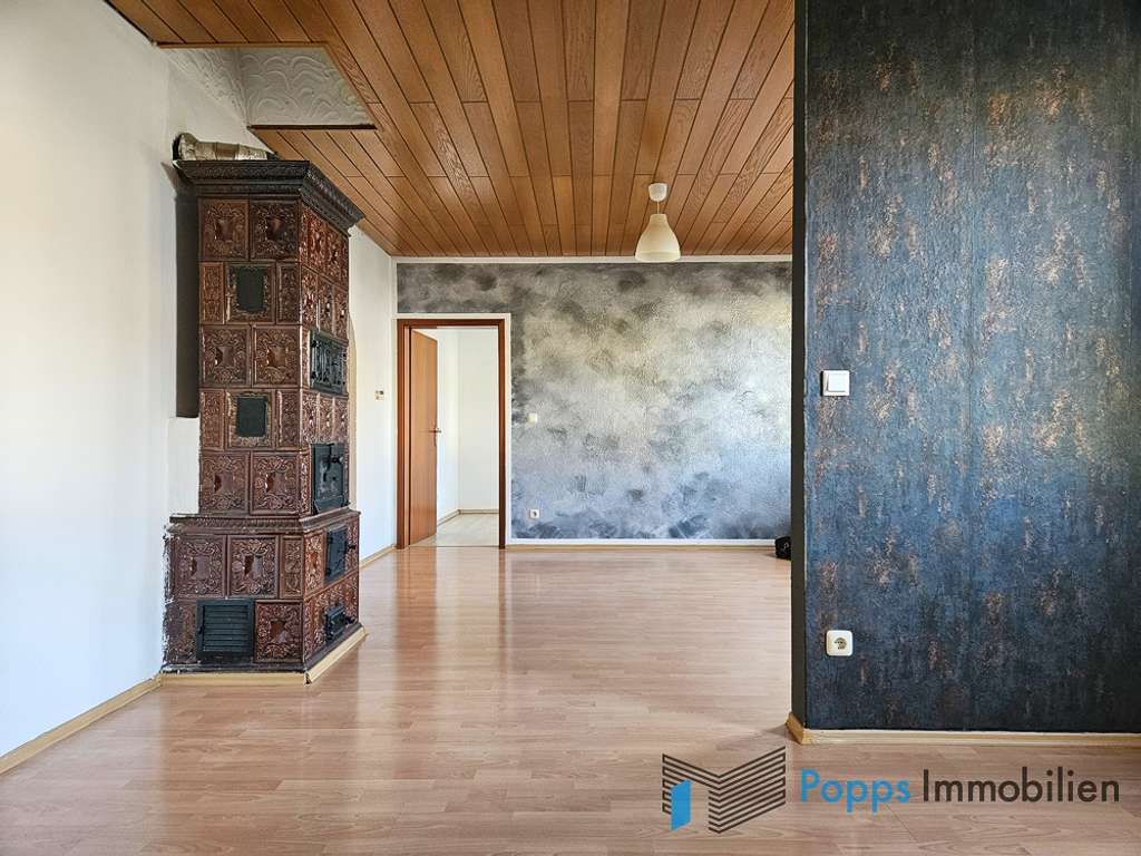 Immobilie in Zirndorf - Kapitalanlage mit Potenzial: Dreifamilienhaus mit 4 Garagen + Gewerbehalle in Zirndorf - Bild 2