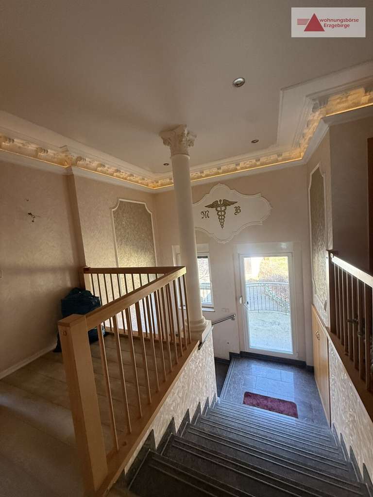 Immobilie in Gersdorf - Sanierte Villa in Gersdorf: 298 m², 12 Zimmer, Balkon, Parkgrundstück, Garagen & Kutscherwohnung - Bild 3