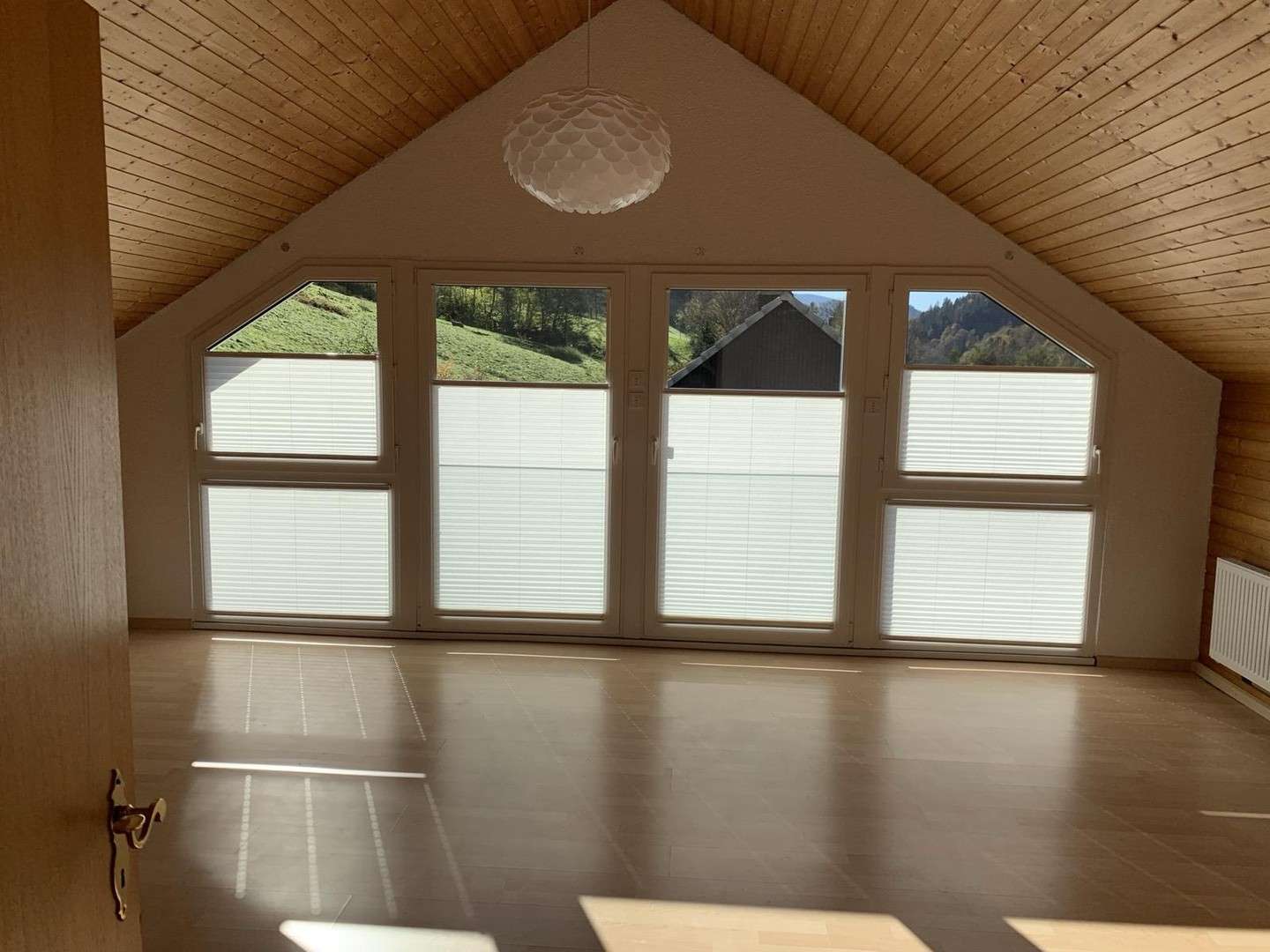 Immobilie in Buchenbach - Charmantes Dreifamilienhaus in sonniger Hanglage von Buchenbach-Wagensteig - Bild 0