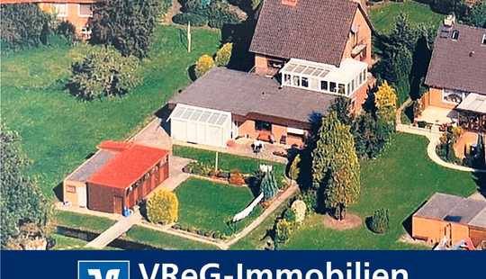 Bild von 2 Häuser für mehrere Generationen auf einem grünen Grundstück in HH-Curslack - Viel Platz & Natur!