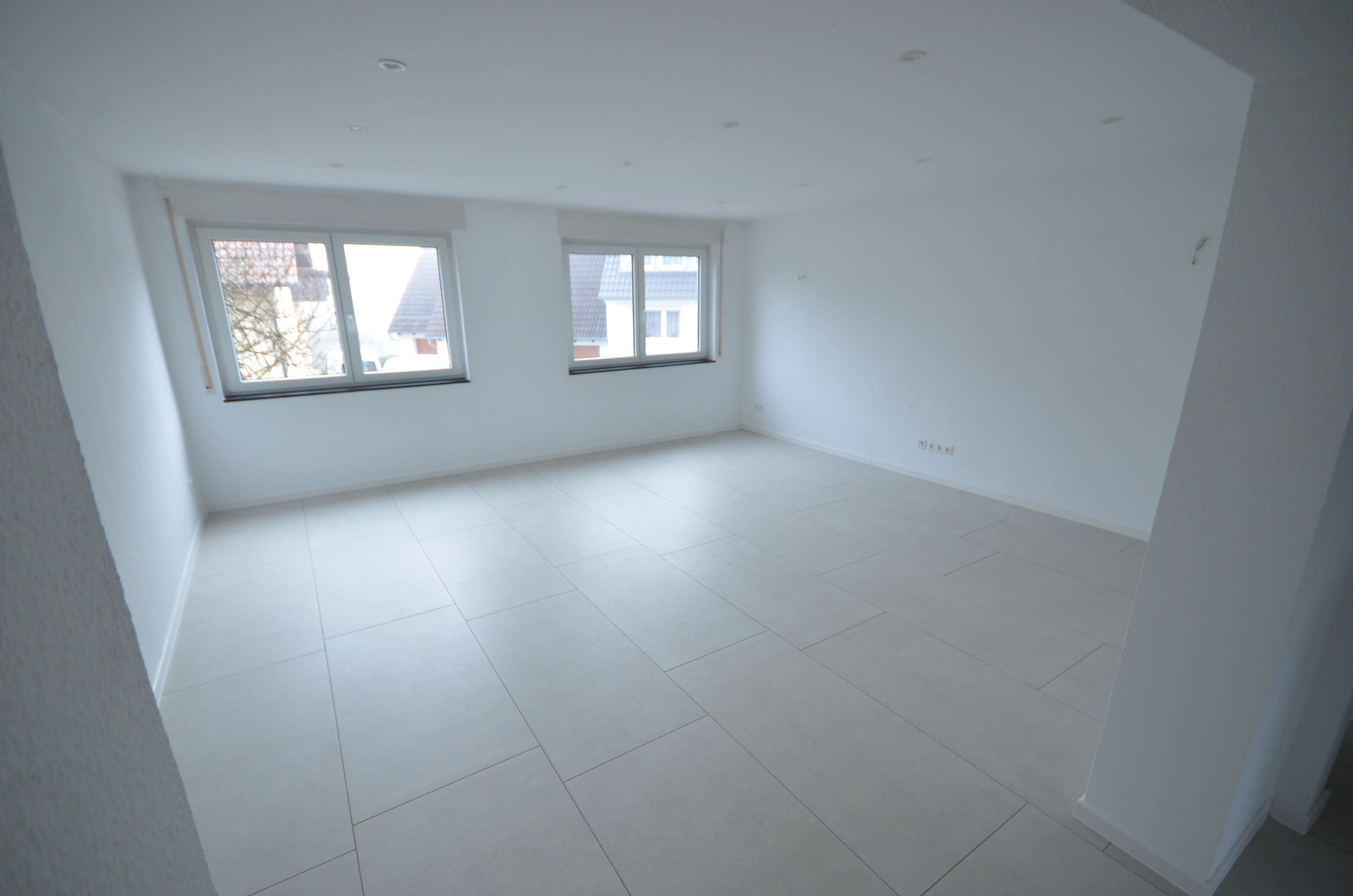 Immobilie in Spiegelberg - Freistehendes Mehrfamilienhaus mit 2 Garagen - Bild 1