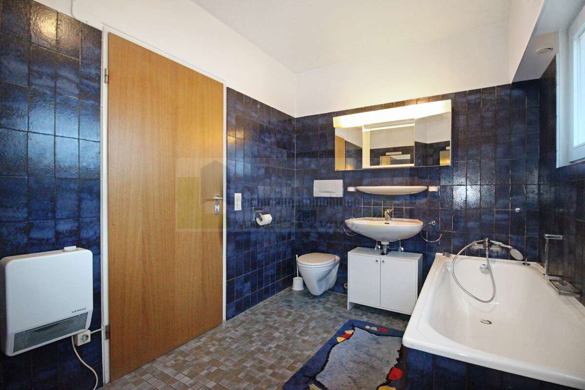 Immobilie in Bad Dürrheim - Familienfreundliches Einfamilienhaus mit Garten, Terrasse und Balkon in ruhiger Wohnlage zwischen Sa - Bild 1