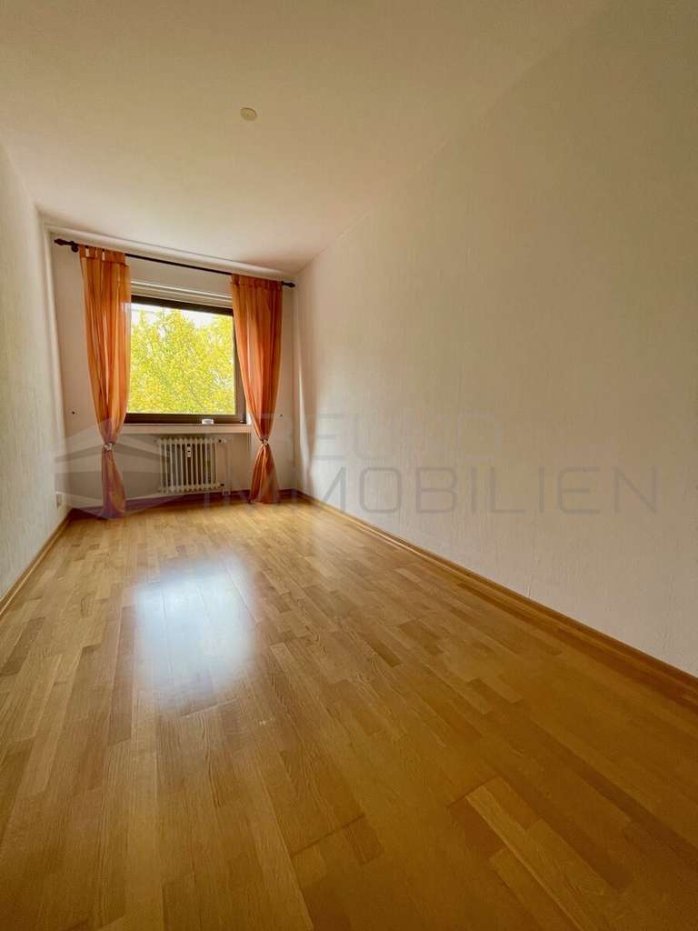 Immobilie in Taunusstein - Grundsolides Invest in Hahner Zentrumslage! - Bild 2