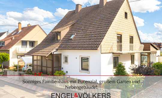 Sonniges Familienhaus mit Potenzial, großem Garten und Nebengebäude!