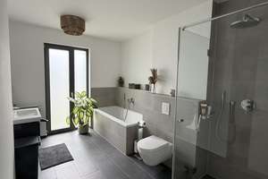 Moderne 75qm EG-Wohnung mit EBK und Terrasse – Am Klostergarten 12, 50858 Junkersdorf, Köln – Vorschaubild 3