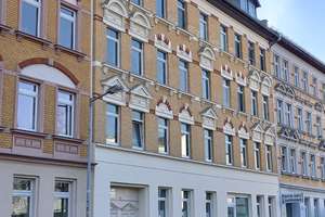 Charmante 2 Zimmer Dachgeschosswohnung mit Einbauküche und Weitblick in Leipzig-Lindenau