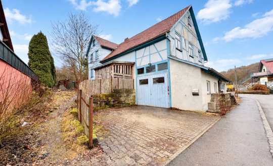 Einfamilienhaus mit Ausbaupotenzial & Landwirtschaftsfläche!