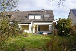 LANGENHAGEN: Doppelhaushälfte mit Westausrichtung in Spielstraße mit Aufzug