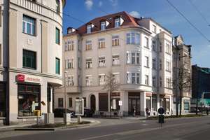 Hochwertig sanierte Dachgeschoss-Wohnung mit Fußbodenheizung und Balkon! – Beuchaer Straße 2, 4318 Anger-Crottendorf, Leipzig – Vorschaubild 1
