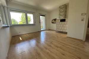 Investition in die Zukunft: Großes Grundstück trifft auf vielseitiges Zweifamilienhaus zum Gestalten – Karlsruhe (Kreis) – Vorschaubild 3