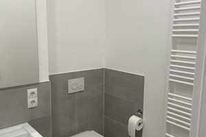*ERSTBEZUG* Neu sanierte Wohung mit Fußbodenheiz., Parkett, Badewanne – Zietenstraße, Chemnitz 24, 9130 Chemnitz – Vorschaubild 2