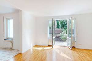 Ansprechende 1-Zimmer-Erdgeschosswohnung mit Souterrain, ruhiger Terrasse und eigenem Gartenanteil